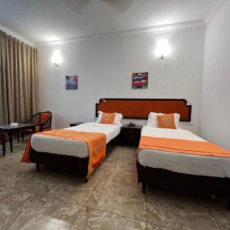 Ats Willingdon Hotel Kochi Exterior photo