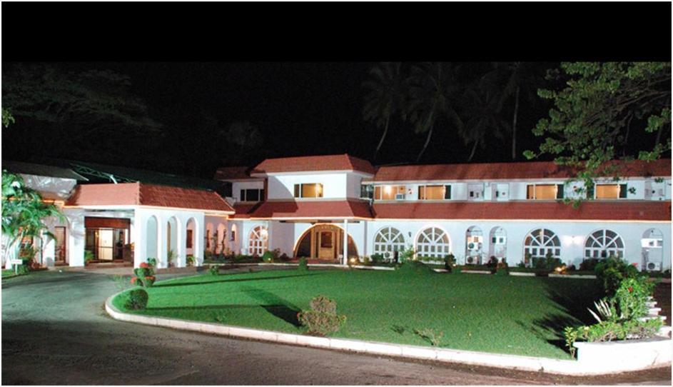 Ats Willingdon Hotel Kochi Exterior photo