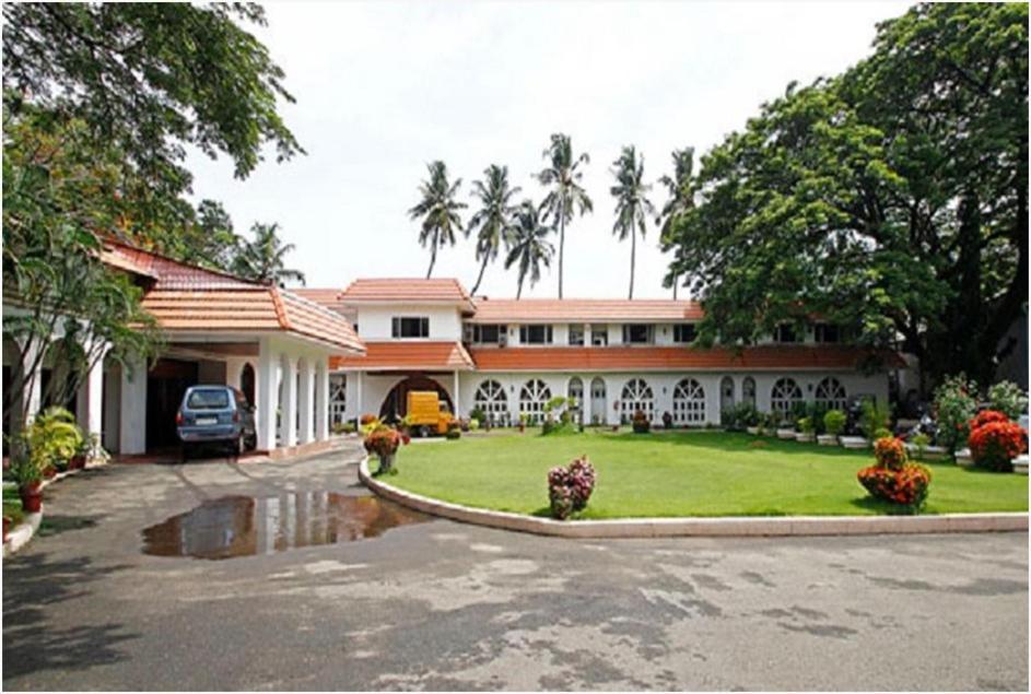 Ats Willingdon Hotel Kochi Exterior photo