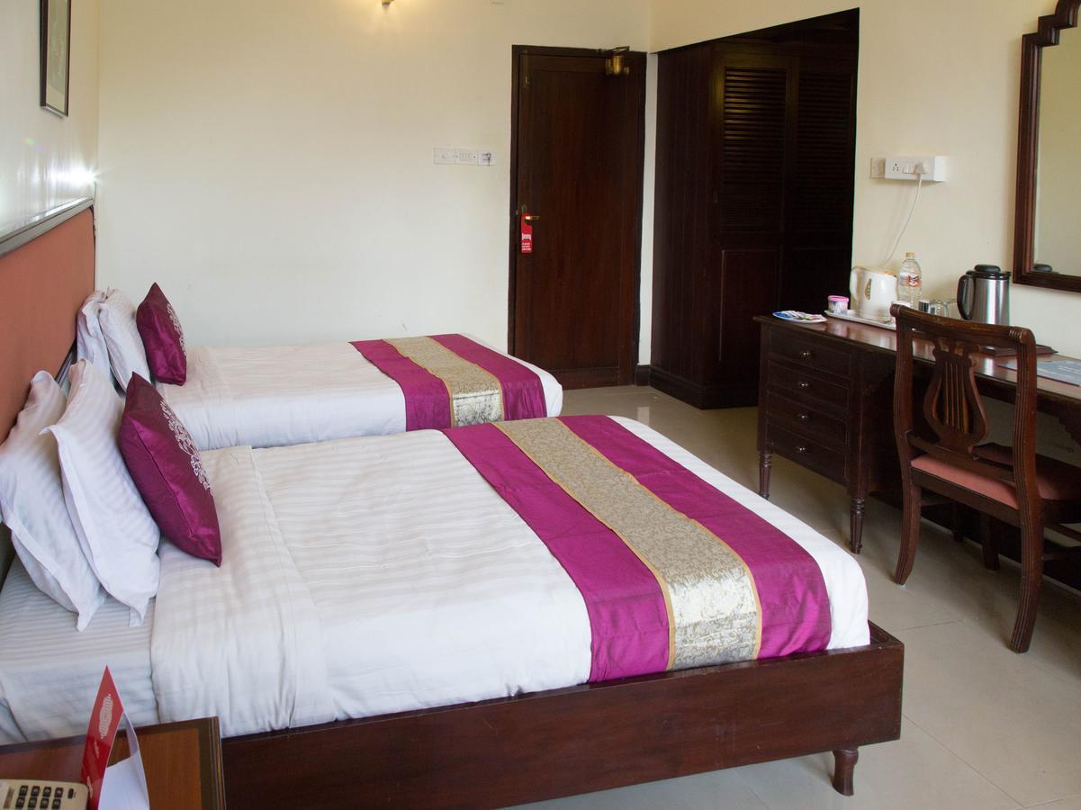 Ats Willingdon Hotel Kochi Exterior photo